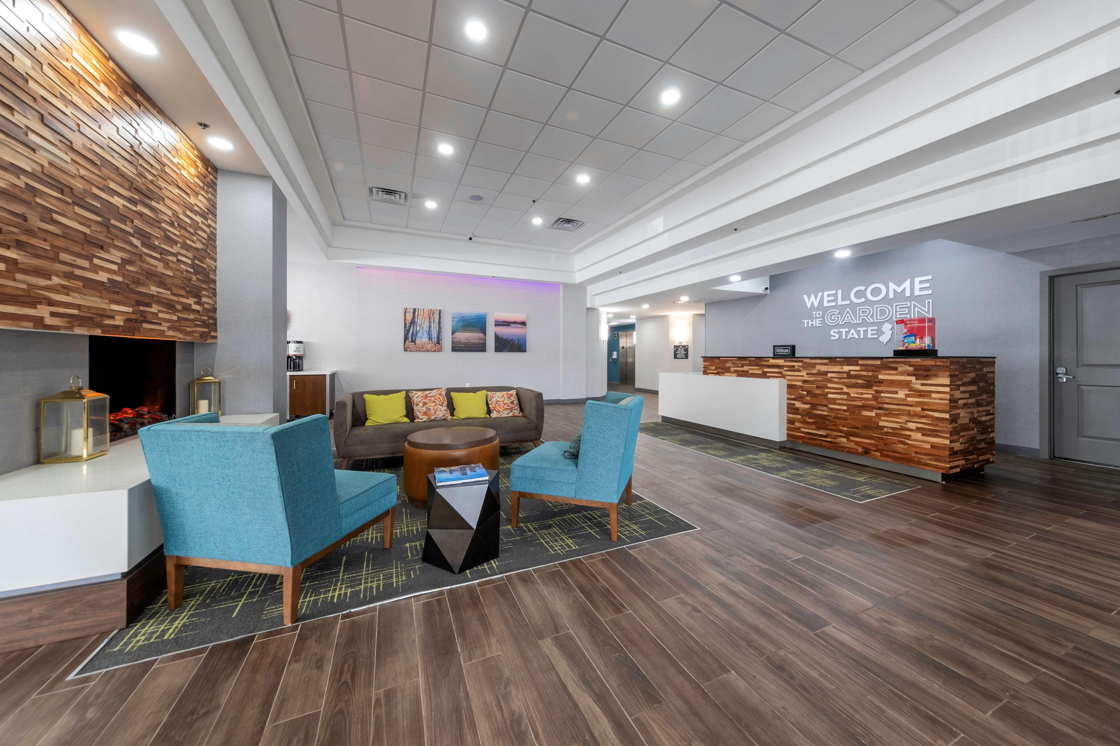 Hampton Inn Swedesboro Philadelphia Exterior photo