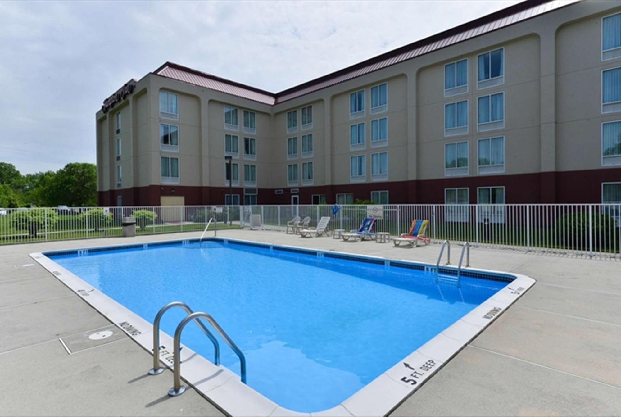 Hampton Inn Swedesboro Philadelphia Exterior photo