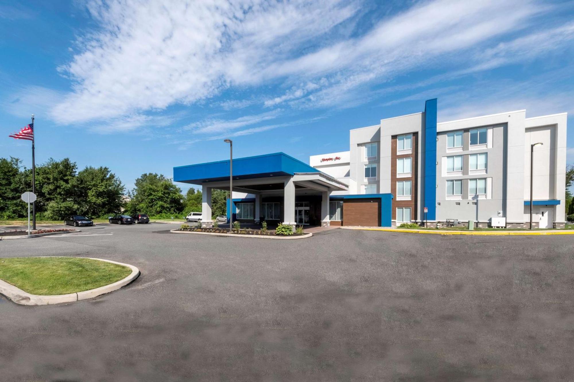 Hampton Inn Swedesboro Philadelphia Exterior photo